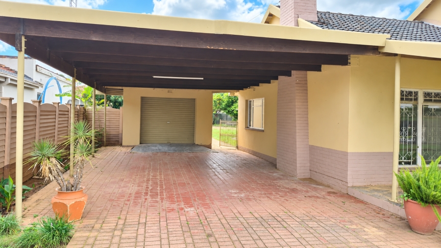 To Let 3 Bedroom Property for Rent in La Hoff North West